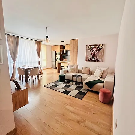 Raya Apartmán